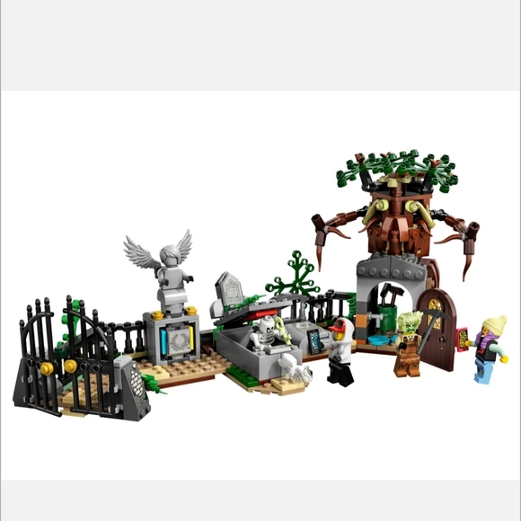 LEGO Hidden Side Augmented Reality (AR) Graveyard Mystery 70420 (335 Pieces) - Picture 7 of 10